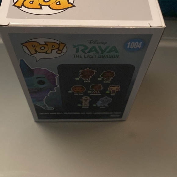 Funko Pop Disney #1004 Raya The Last Dragon SISU Glow In The Dark Walmart Excl - Picture 3 of 4